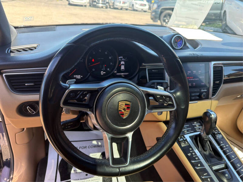 2017 Porsche Macan