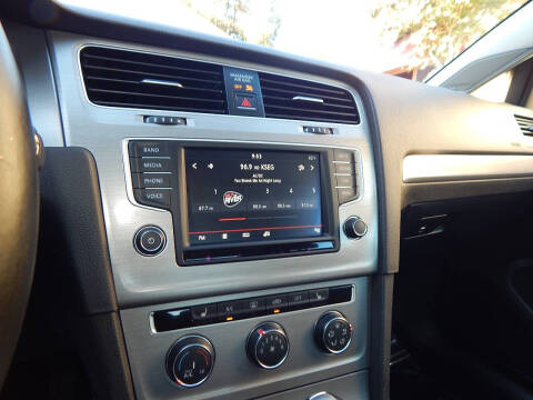 2016 Volkswagen Golf TSI SE