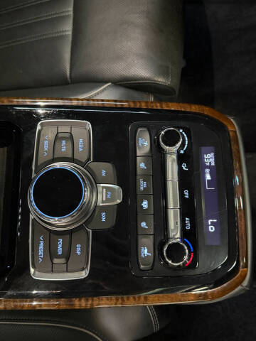 2018 Genesis G90