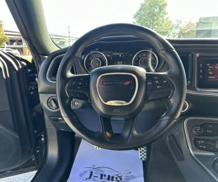 2016 Dodge Challenger R/T Shaker