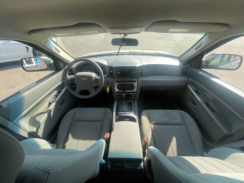 2006 Jeep Grand Cherokee Laredo