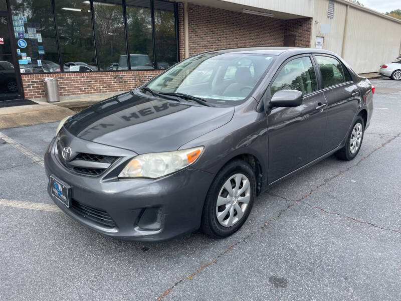 2011 Toyota Corolla LE photo 2