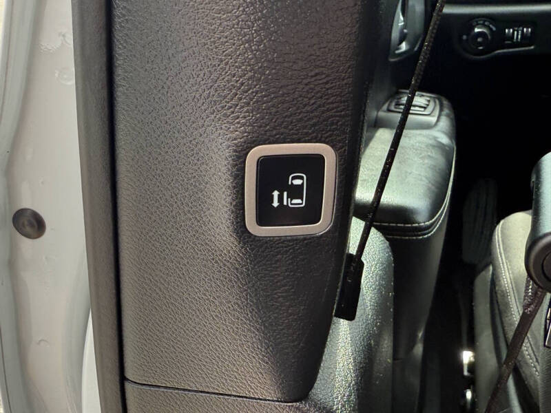 2023 Chrysler Pacifica Touring