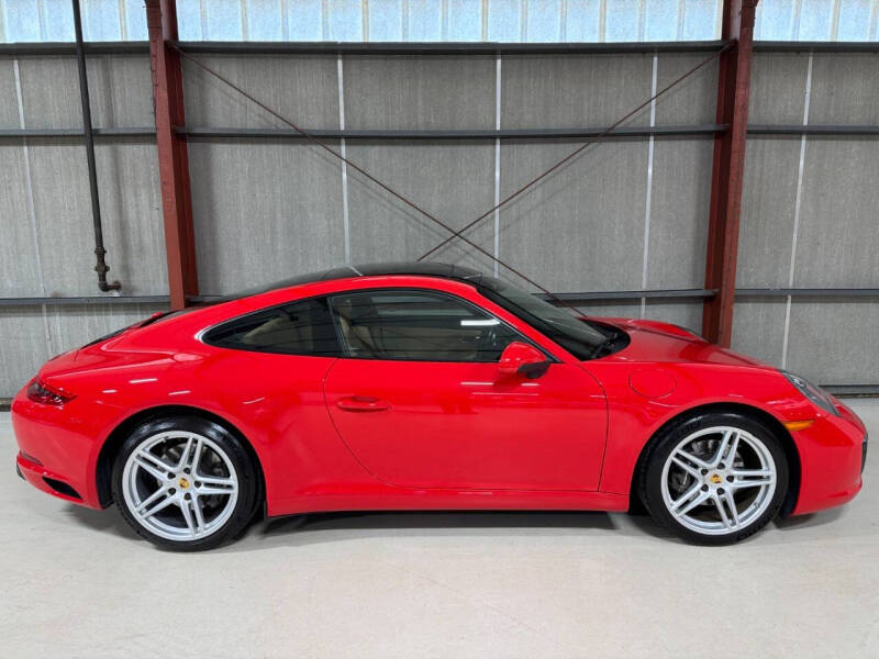 2018 Porsche 911 Carrera