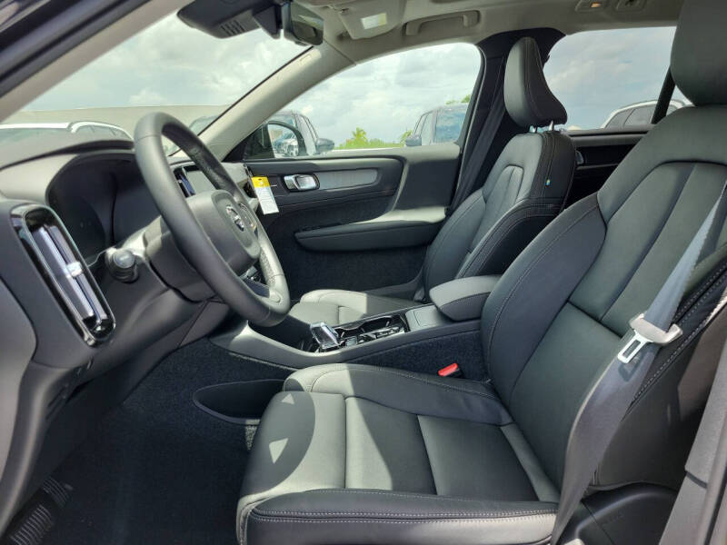 2026 Volvo XC40 B5 Plus