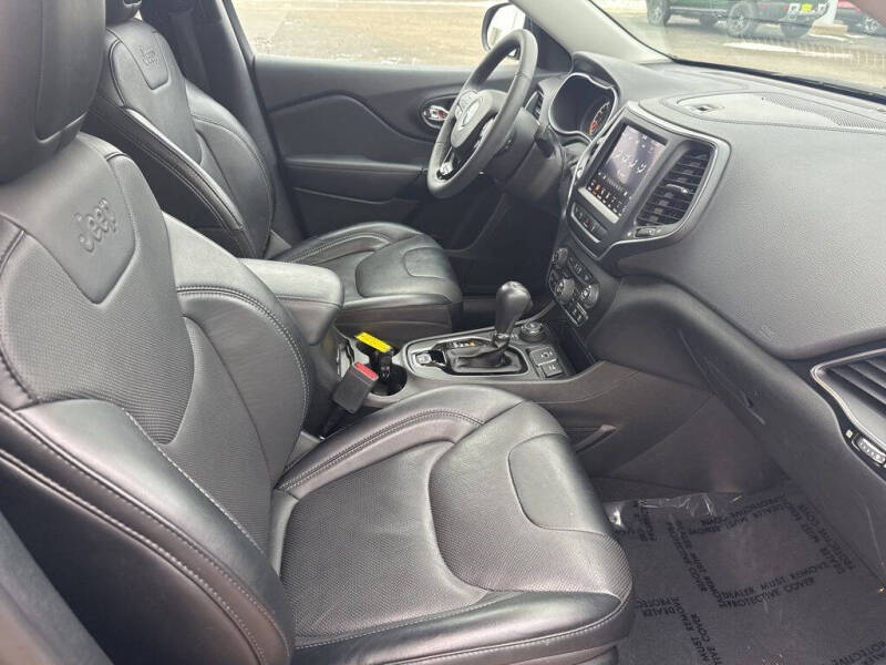 2023 Jeep Cherokee Altitude Lux