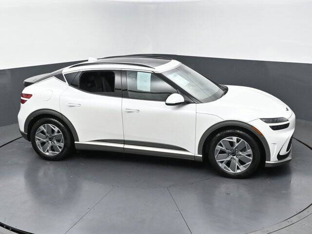 2025 Genesis GV60 Standard