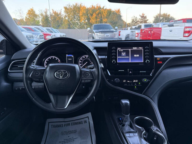 2022 Toyota Camry SE