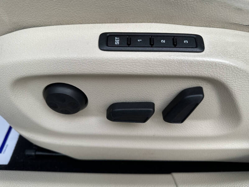 2011 Volkswagen Tiguan SEL 4Motion