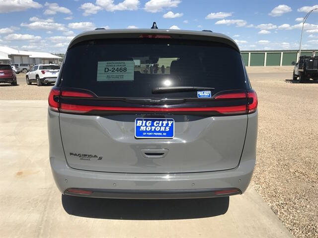 2023 Chrysler Pacifica Touring L
