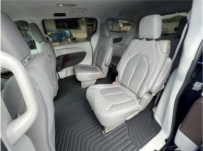 2017 Chrysler Pacifica LX