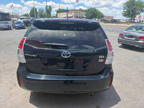 2017 Toyota Prius v Two