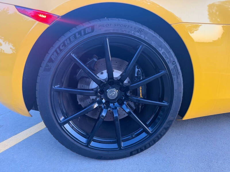 2013 McLaren MP4-12C