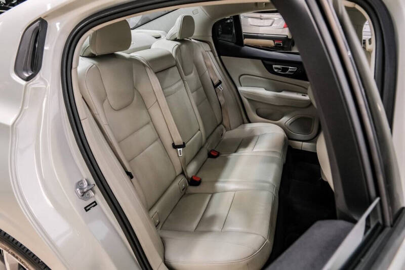 2019 Volvo S60 T5 Momentum