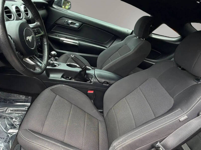 2017 Ford Mustang V6