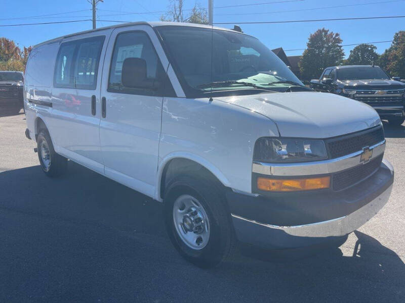 2025 Chevrolet Express 2500