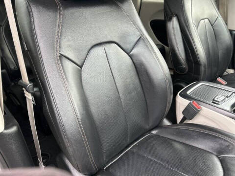 2017 Chrysler Pacifica Touring-L Plus