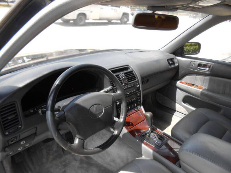 1996 Lexus LS 400