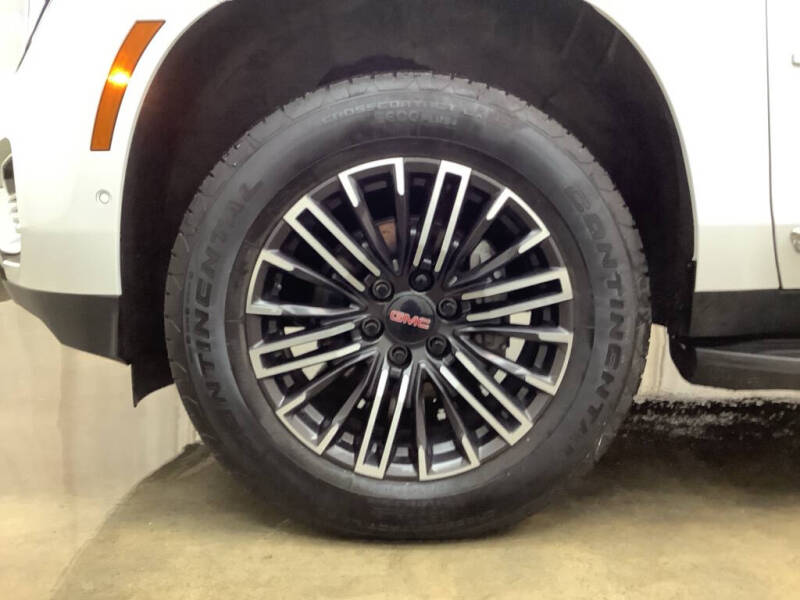 2025 GMC Yukon Elevation