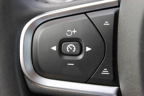 2024 Volvo XC60 B5 Core Dark Theme