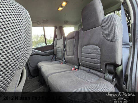 2012 Nissan Pathfinder LE