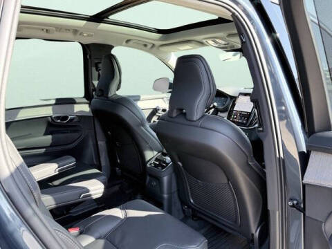 2025 Volvo XC90 T8 Ultra Bright Theme 6P