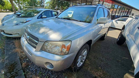 2006 Toyota Highlander Hybrid for sale at Overlake Motors in Redmond WA