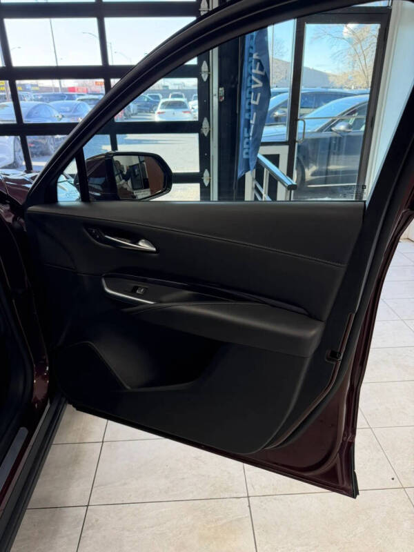 2023 Cadillac XT4 Luxury