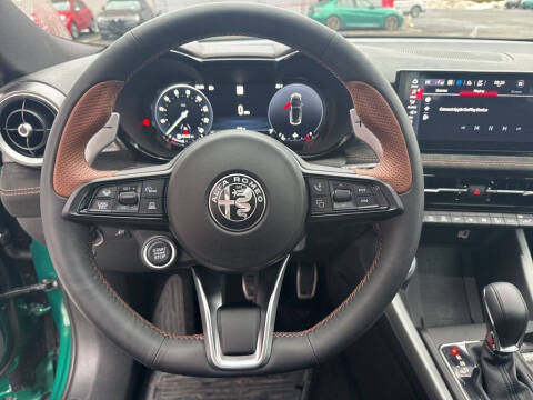 2025 Alfa Romeo Tonale Intensa