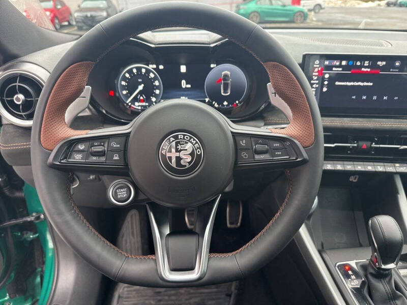 2025 Alfa Romeo Tonale Intensa