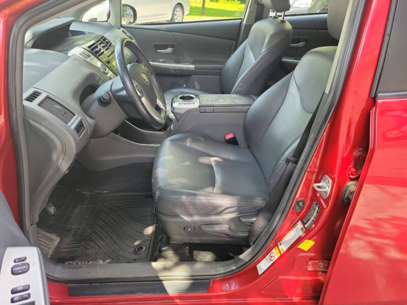 2013 Toyota Prius v Five