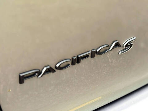 2020 Chrysler Pacifica Touring