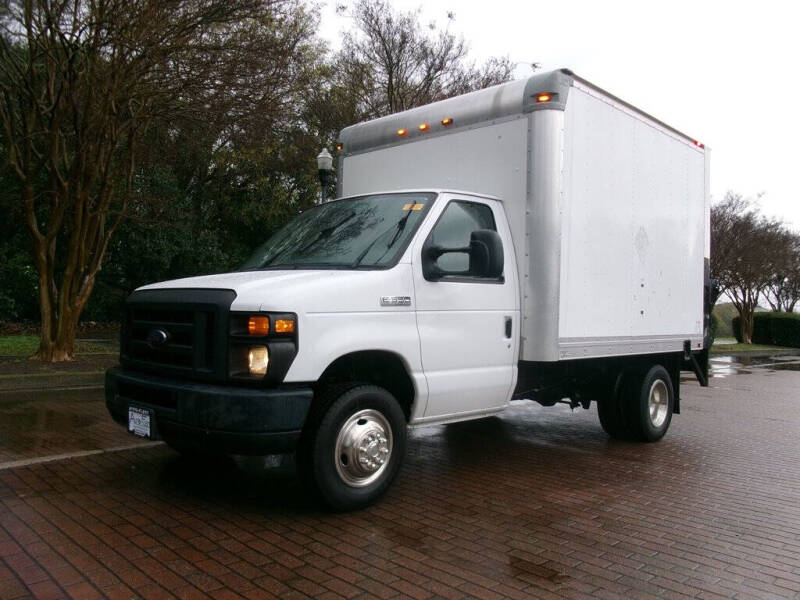 2017 Ford E-Series E-350 SD