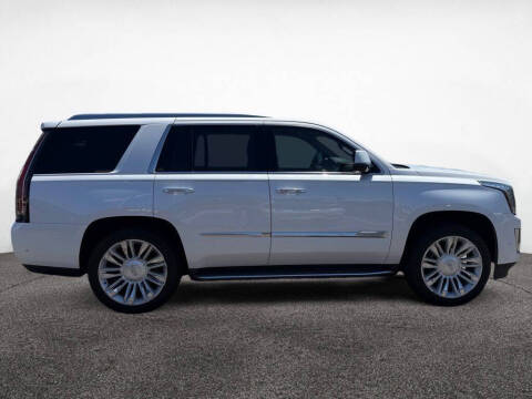 2019 Cadillac Escalade Standard