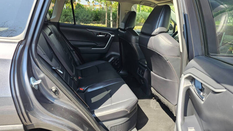 2021 Toyota RAV4 Hybrid XLE Premium