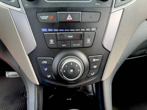 2016 Hyundai Santa Fe SE