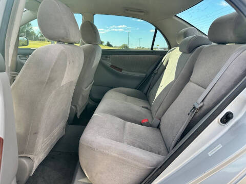 2005 Toyota Corolla LE