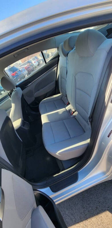 2018 Hyundai Elantra SEL