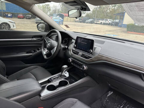 2023 Nissan Altima 2.5 SV