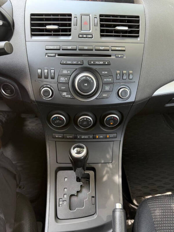 2013 Mazda MAZDA3 i Touring