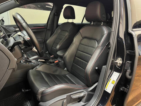 2019 Volkswagen Golf GTI S