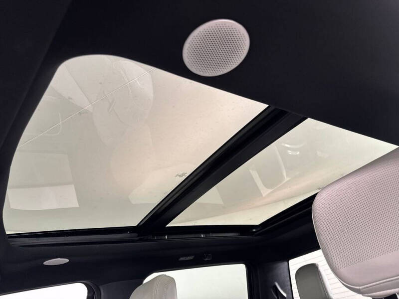 2023 Ford F-150 Lightning Platinum