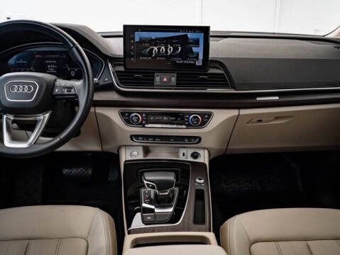 2025 Audi Q5 quattro Premium 40 TFSI