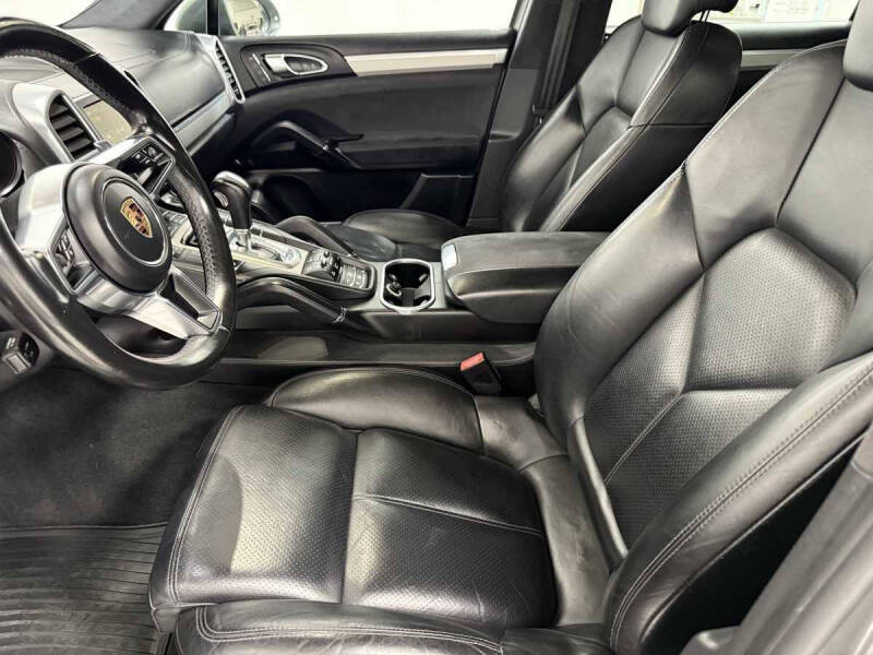 2016 Porsche Cayenne GTS