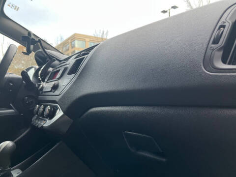 2013 Kia Rio 5-Door LX