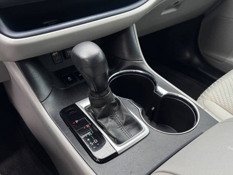 2017 Toyota Highlander LE