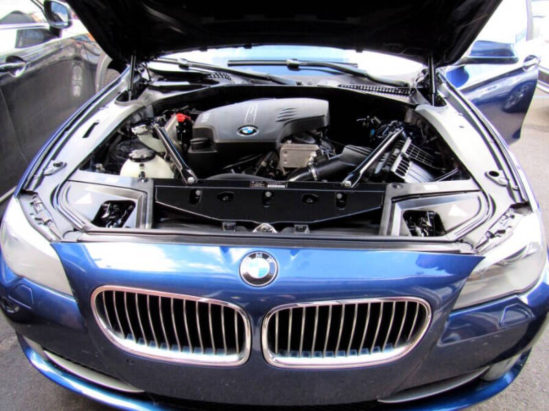 2012 BMW 5 Series 528i xDrive