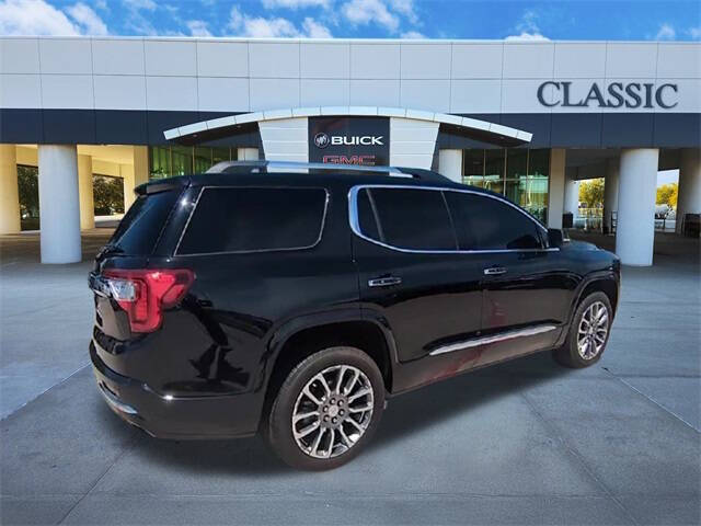 2023 GMC Acadia Denali