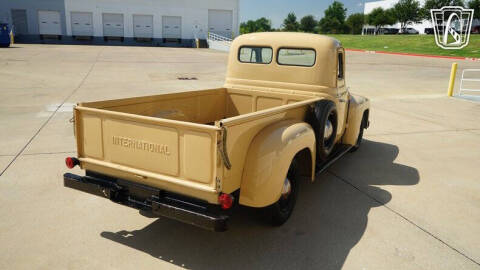 1951 International L 110