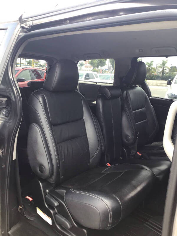 2016 Toyota Sienna SE Premium 8-Passenger